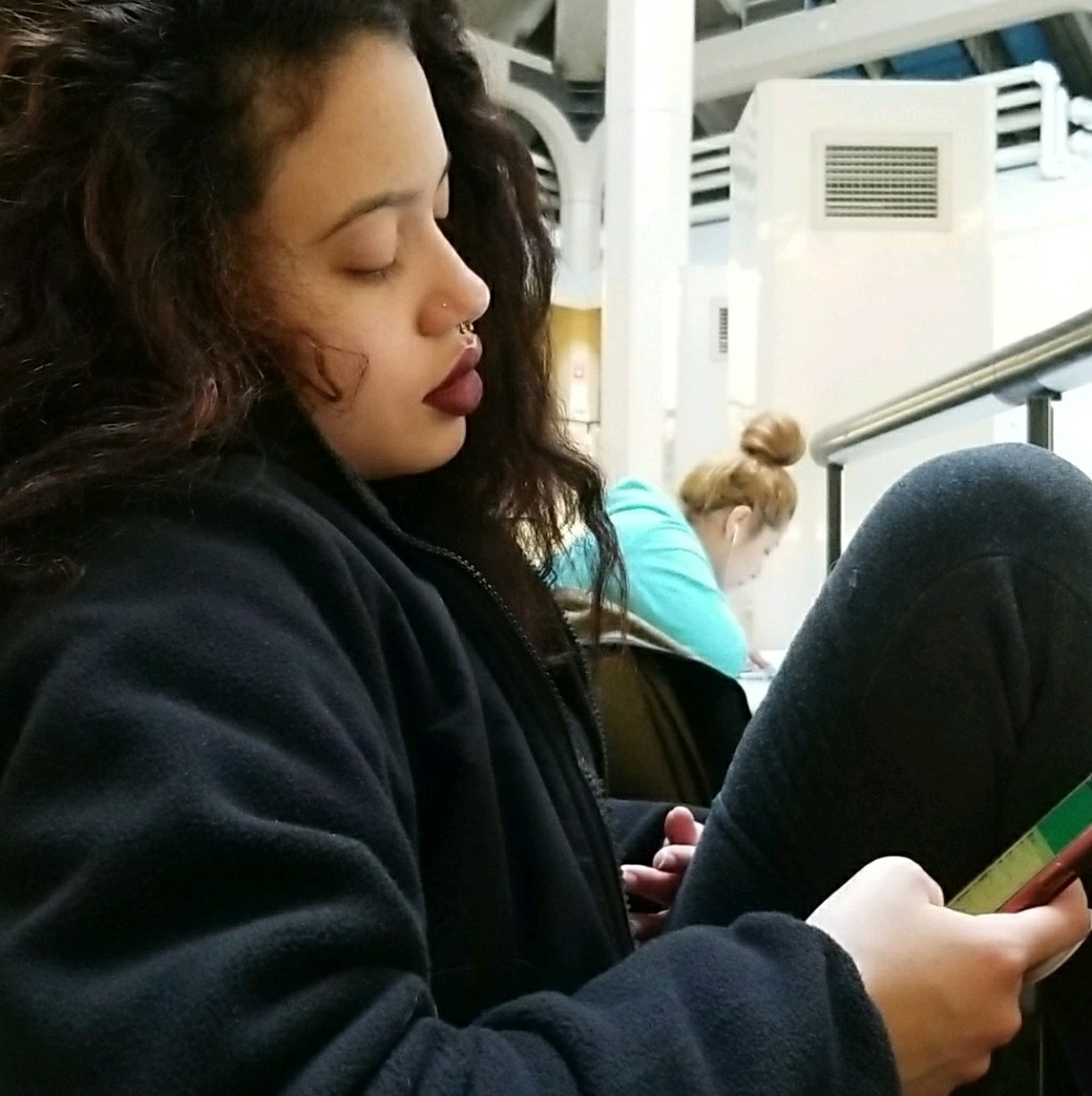 Meet your Posher, Maya